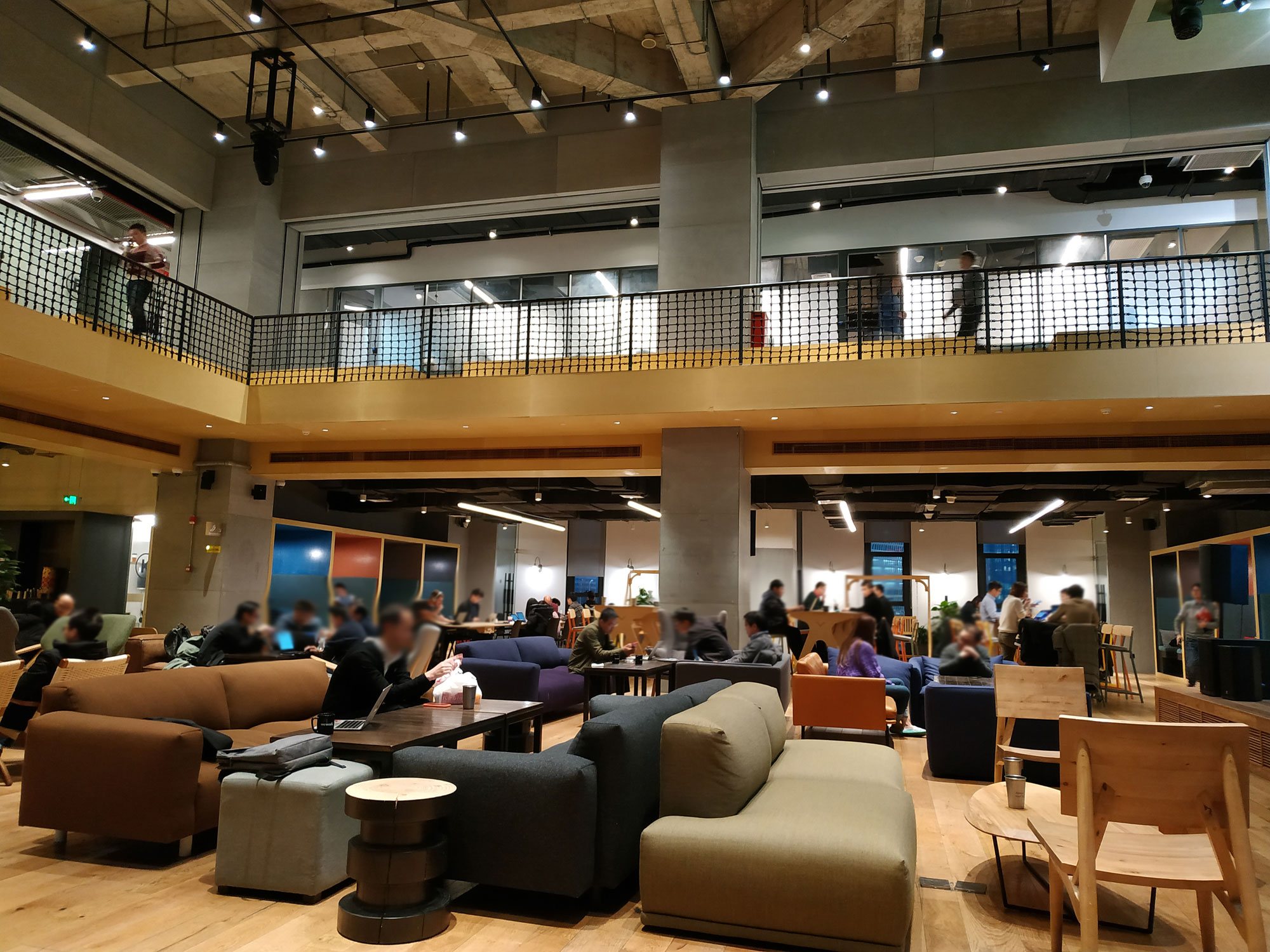上海1シェアリングオフィス、WeWork [娄山关路] を利用してみました - Thee Must Design